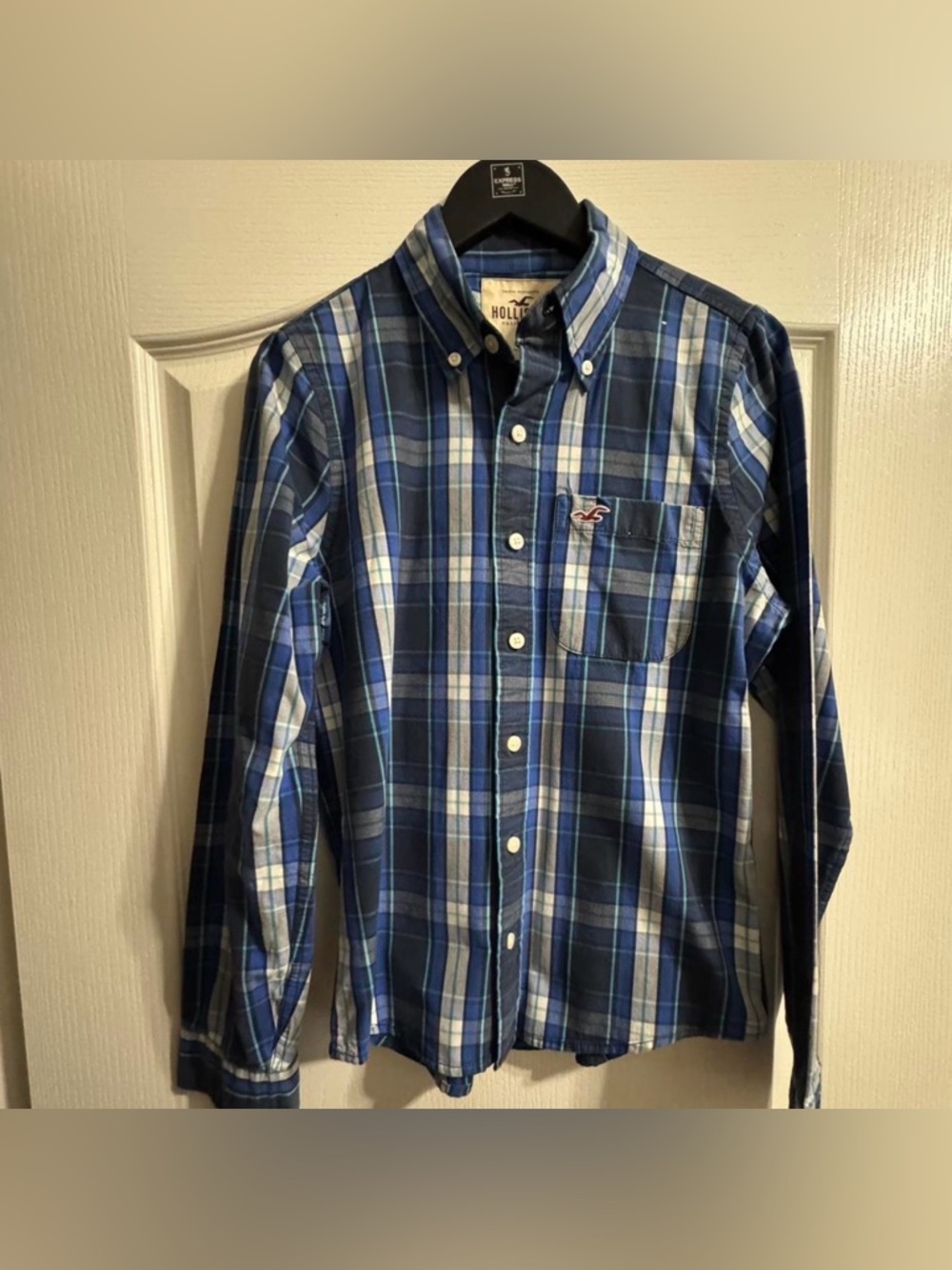 Hollister Men's Navy and Blue Plaid Button-Down Shirt